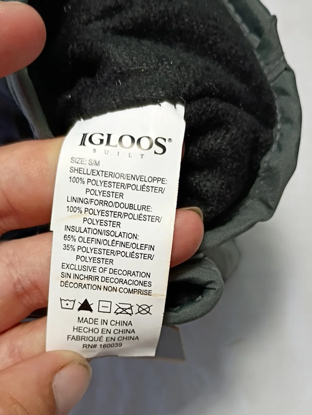 NWT Igloos Gray and Black Insulated Winter Mittens Youth Small/Medium